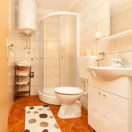 Aurelia Apartment *